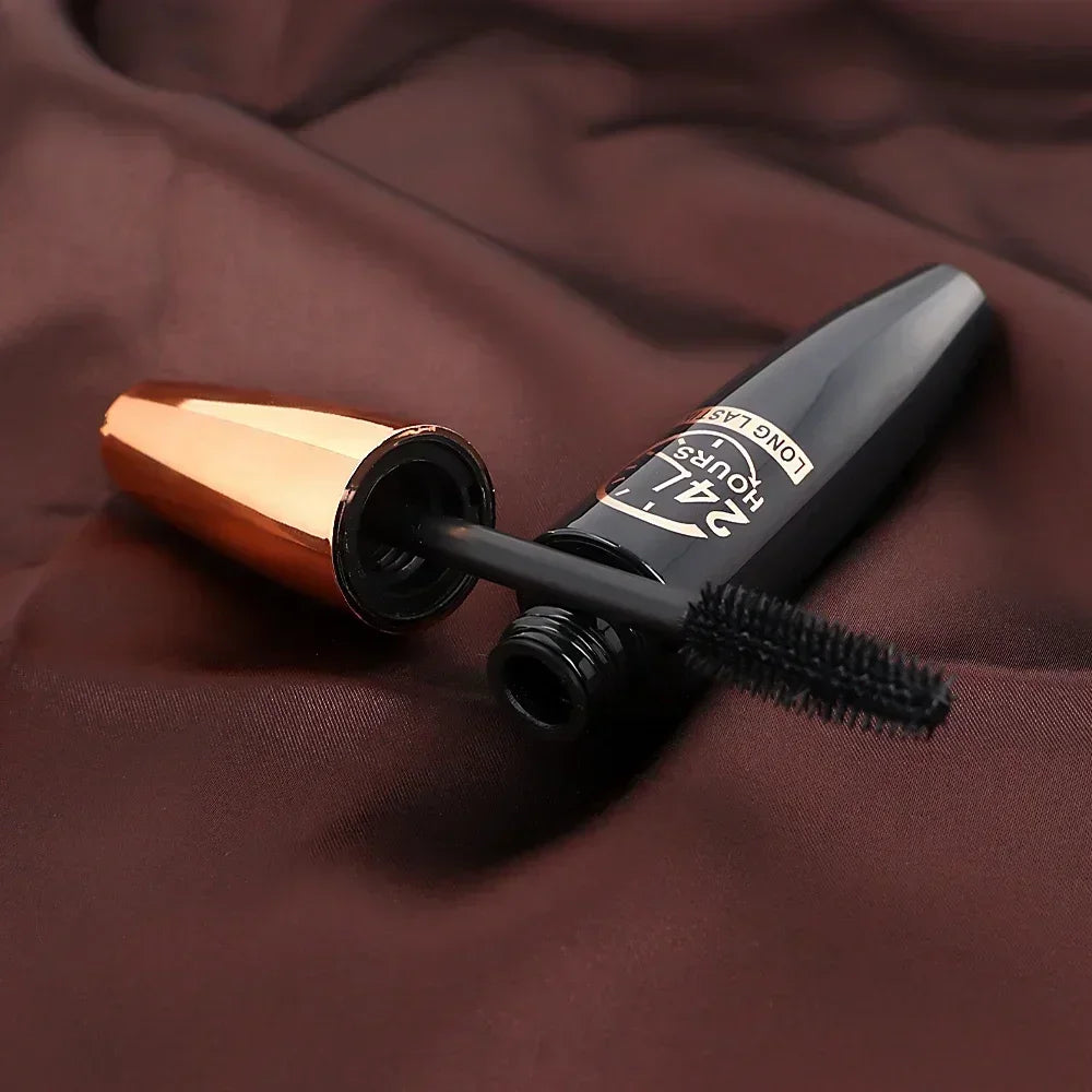 Black Waterproof Mascara Lengthens Eyelashes